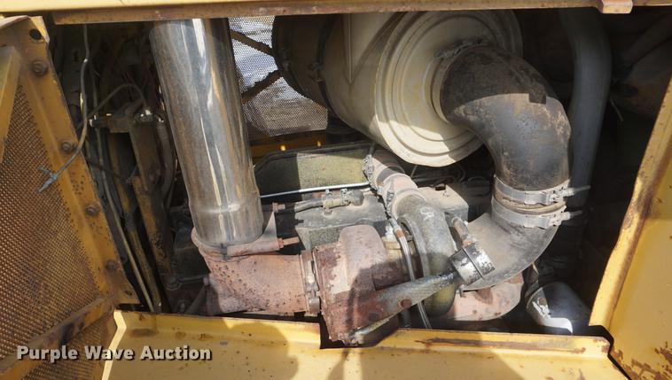 image for item DF7645 1983 International Dresser TD-20E dozer with RWF 400 tile plow