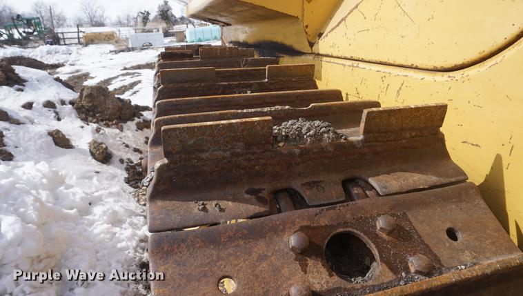 image for item DF7645 1983 International Dresser TD-20E dozer with RWF 400 tile plow