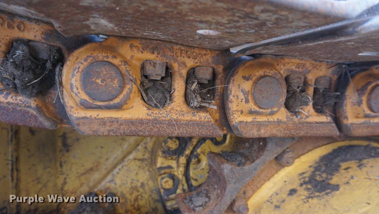 image for item DF7645 1983 International Dresser TD-20E dozer with RWF 400 tile plow