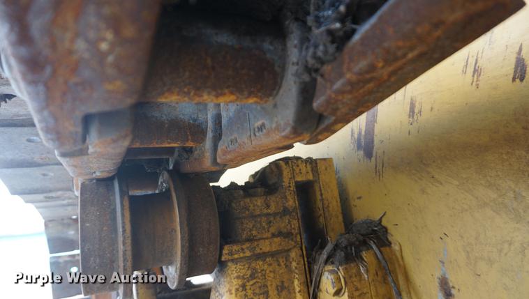 image for item DF7645 1983 International Dresser TD-20E dozer with RWF 400 tile plow