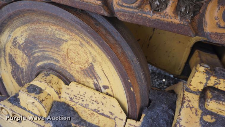 image for item DF7645 1983 International Dresser TD-20E dozer with RWF 400 tile plow