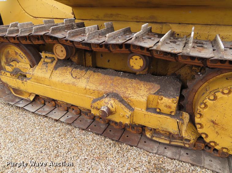 image for item DF7645 1983 International Dresser TD-20E dozer with RWF 400 tile plow