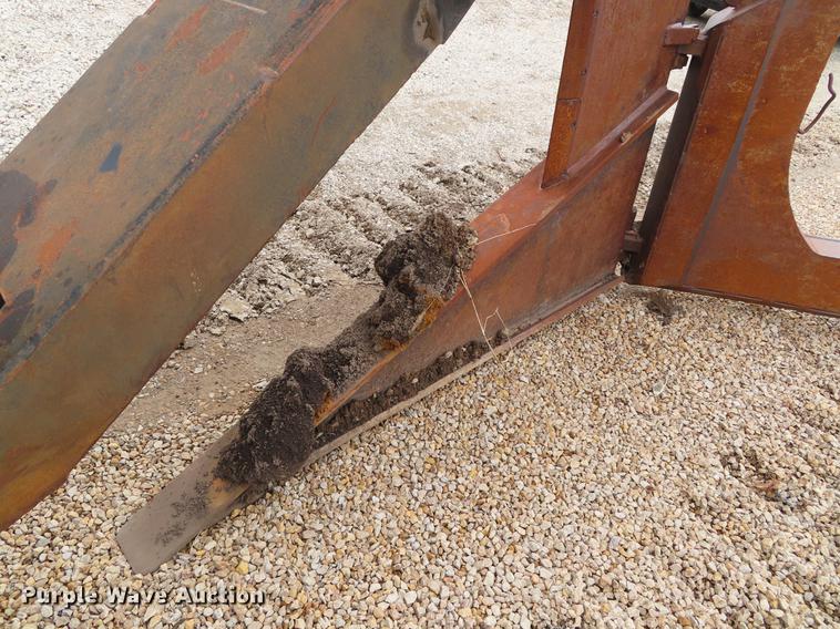 image for item DF7645 1983 International Dresser TD-20E dozer with RWF 400 tile plow