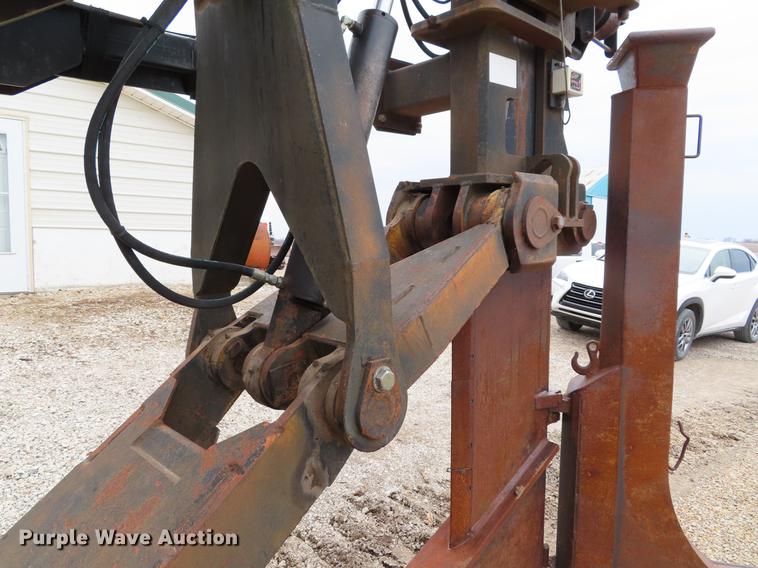 image for item DF7645 1983 International Dresser TD-20E dozer with RWF 400 tile plow