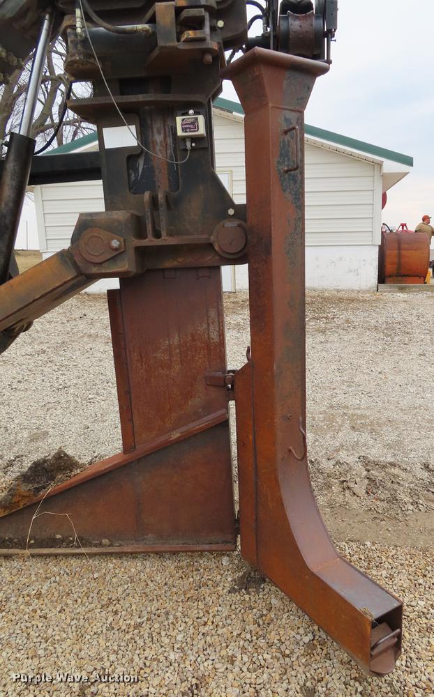 image for item DF7645 1983 International Dresser TD-20E dozer with RWF 400 tile plow