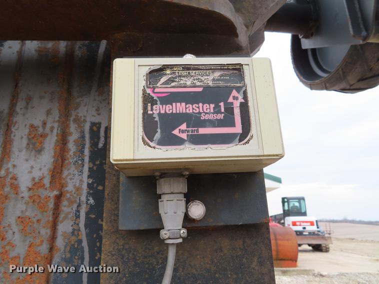 image for item DF7645 1983 International Dresser TD-20E dozer with RWF 400 tile plow