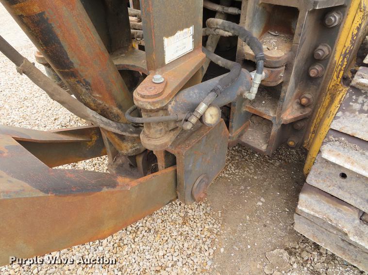 image for item DF7645 1983 International Dresser TD-20E dozer with RWF 400 tile plow