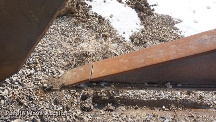 image for item DF7645 1983 International Dresser TD-20E dozer with RWF 400 tile plow