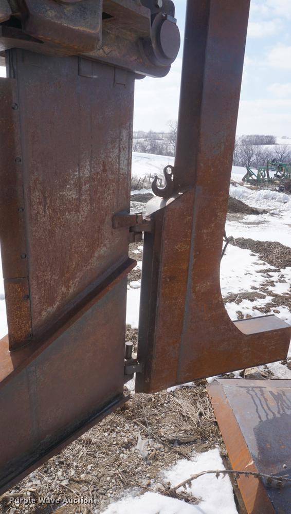 image for item DF7645 1983 International Dresser TD-20E dozer with RWF 400 tile plow