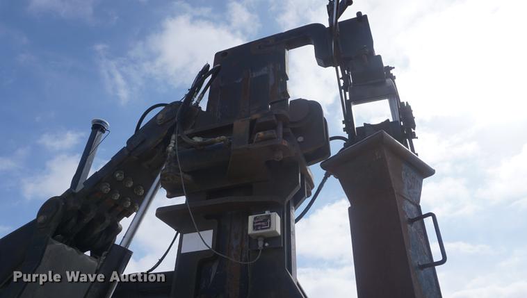 image for item DF7645 1983 International Dresser TD-20E dozer with RWF 400 tile plow