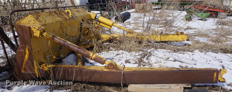 image for item DF7645 1983 International Dresser TD-20E dozer with RWF 400 tile plow