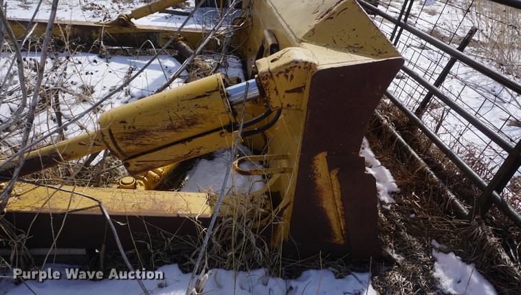 image for item DF7645 1983 International Dresser TD-20E dozer with RWF 400 tile plow