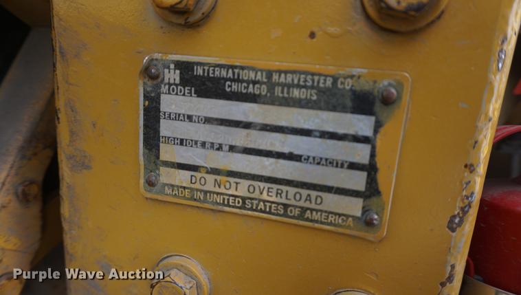 image for item DF7645 1983 International Dresser TD-20E dozer with RWF 400 tile plow