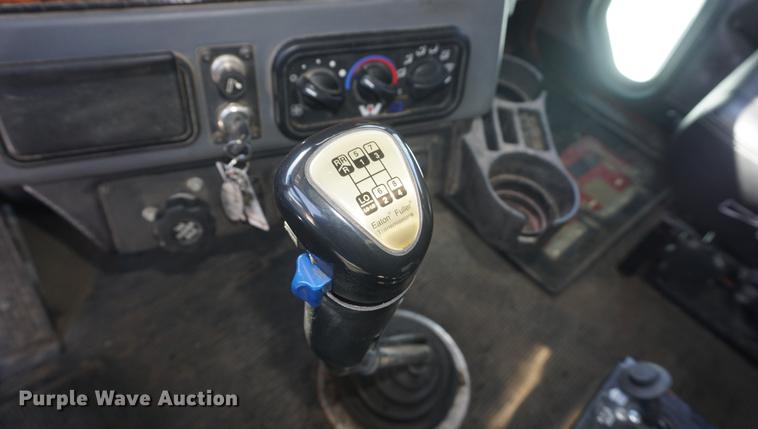 image for item DI9337 2007 Western Star 4900FA dump truck