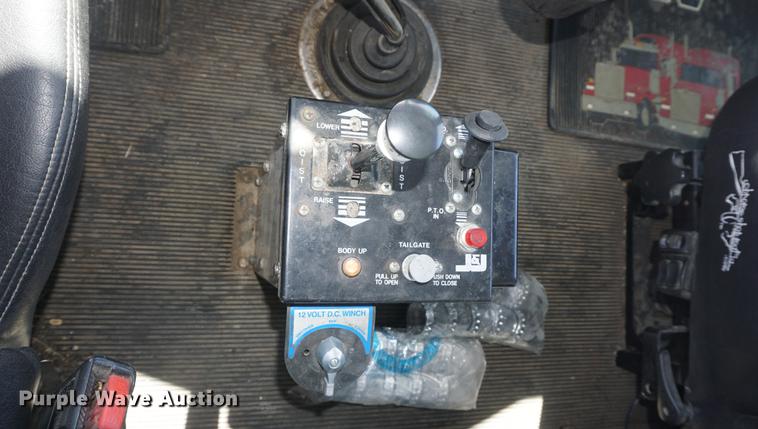 image for item DI9337 2007 Western Star 4900FA dump truck