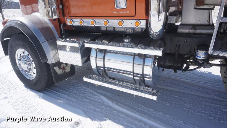 image for item DI9337 2007 Western Star 4900FA dump truck