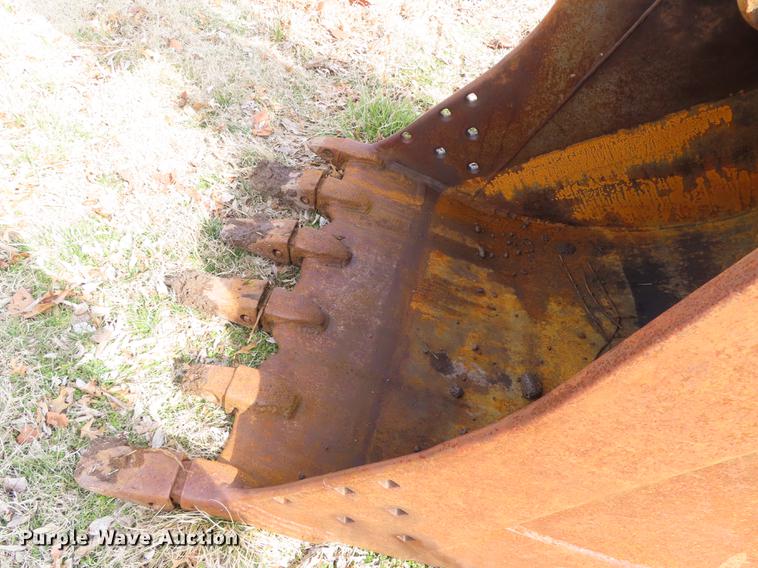 image for item DN9076 2005 JCB JS220 excavator