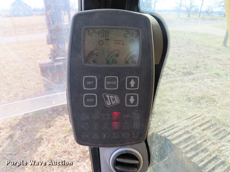 image for item DN9076 2005 JCB JS220 excavator