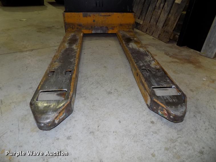 image for item DZ9638 2011 Big Joe WPT-45-2745 electric pallet jack