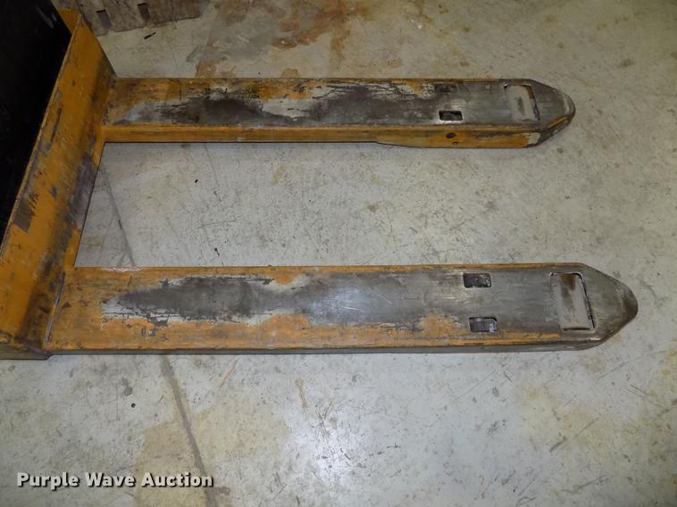 image for item DZ9638 2011 Big Joe WPT-45-2745 electric pallet jack