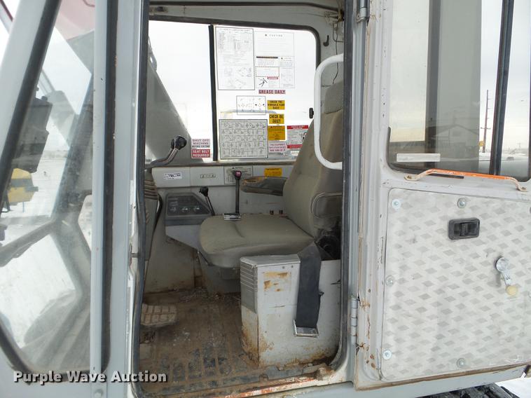 image for item EJ9001 Link Belt LS1600 mini excavator