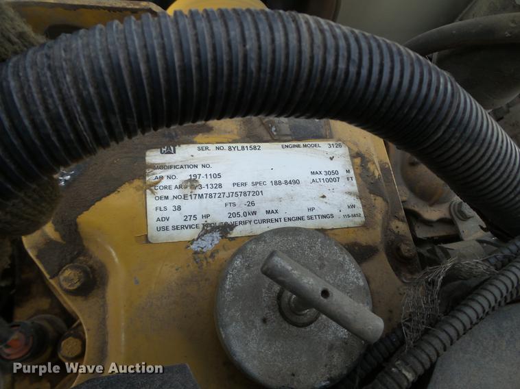 image for item EJ9002 2001 Peterbilt 330 service truck