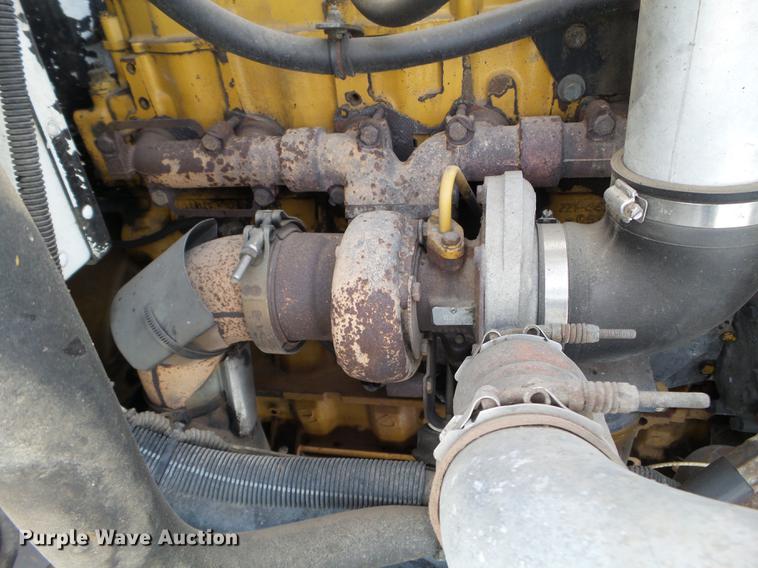 image for item EJ9002 2001 Peterbilt 330 service truck