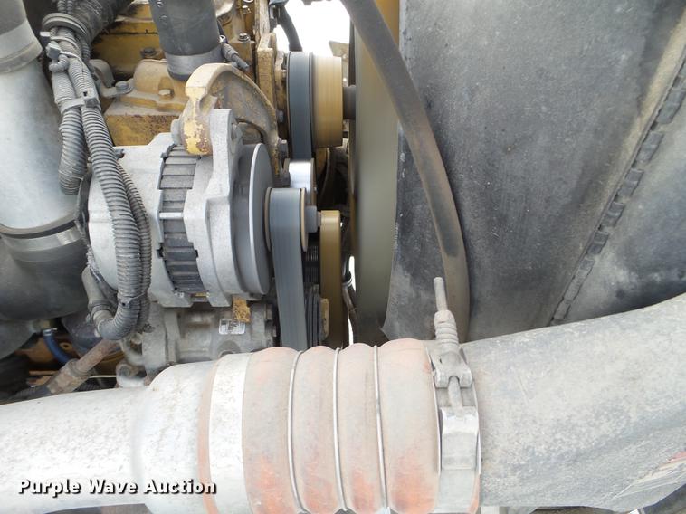 image for item EJ9002 2001 Peterbilt 330 service truck