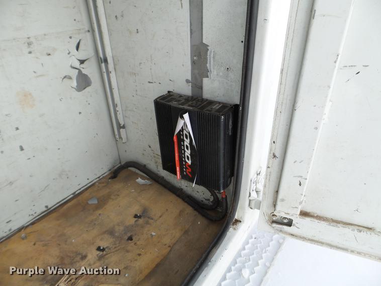 image for item EJ9002 2001 Peterbilt 330 service truck