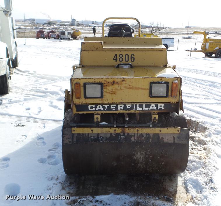 image for item EJ9003 1991 Caterpillar CB-224B double drum roller