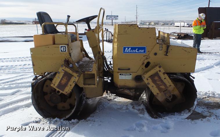 image for item EJ9003 1991 Caterpillar CB-224B double drum roller