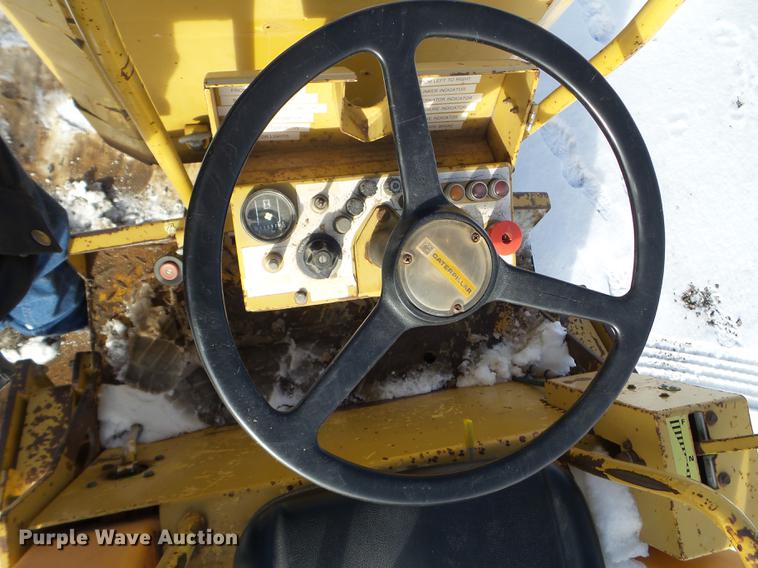 image for item EJ9003 1991 Caterpillar CB-224B double drum roller