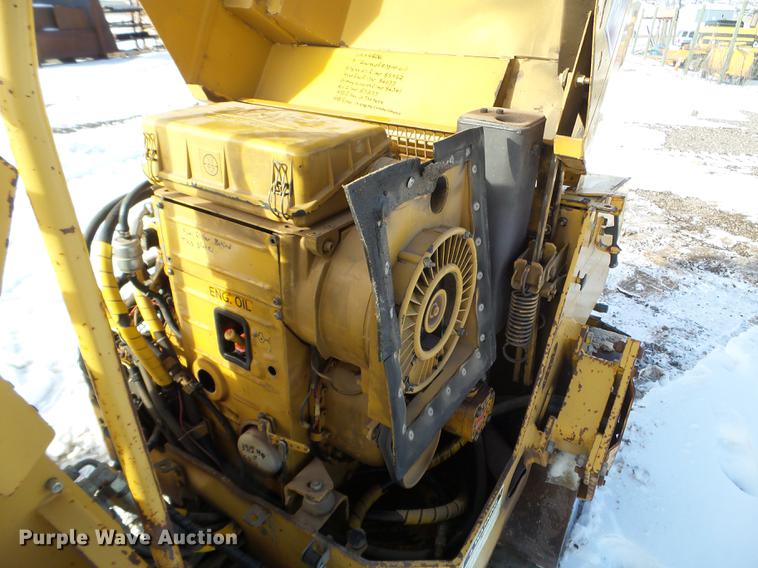 image for item EJ9003 1991 Caterpillar CB-224B double drum roller