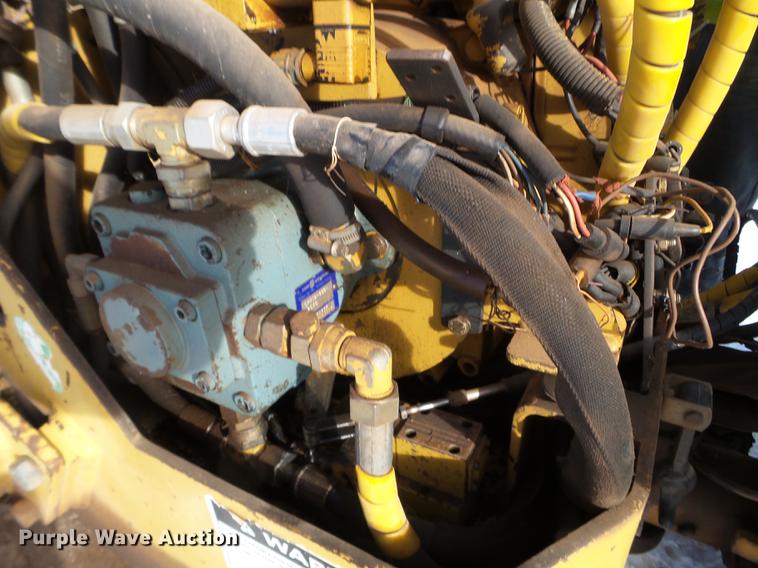 image for item EJ9003 1991 Caterpillar CB-224B double drum roller