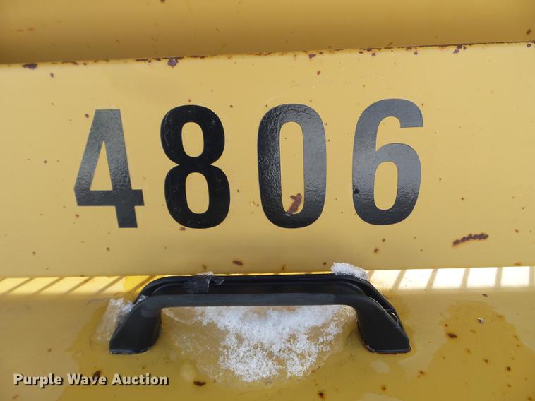 image for item EJ9003 1991 Caterpillar CB-224B double drum roller