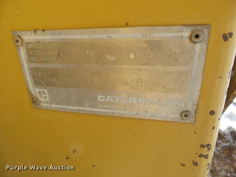 image for item EJ9003 1991 Caterpillar CB-224B double drum roller