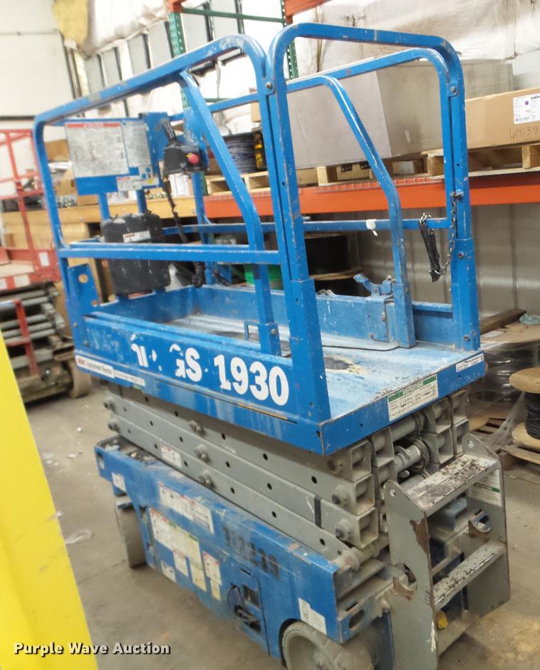 image for item EJ9007 Genie GS1930 scissor lift