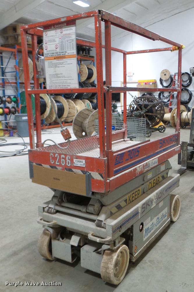 image for item EJ9019 Skyjack SJIII 3015 scissor lift