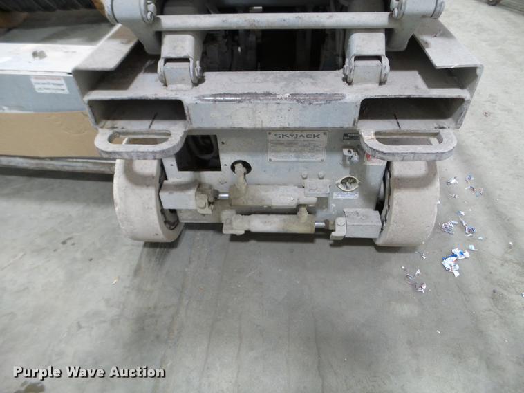 image for item EJ9019 Skyjack SJIII 3015 scissor lift