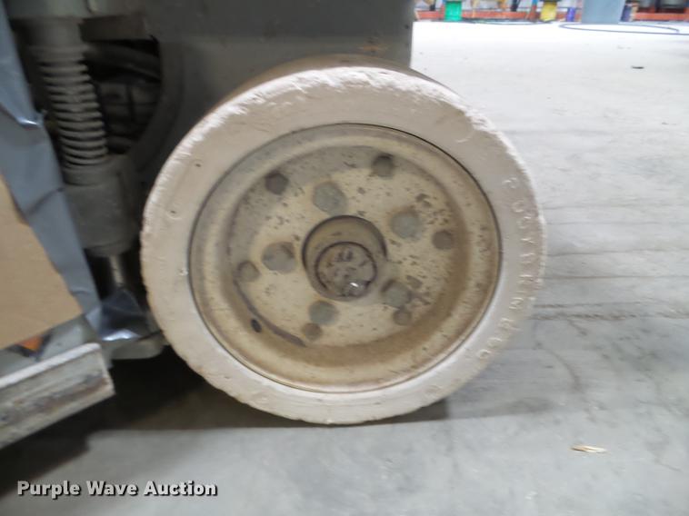 image for item EJ9019 Skyjack SJIII 3015 scissor lift