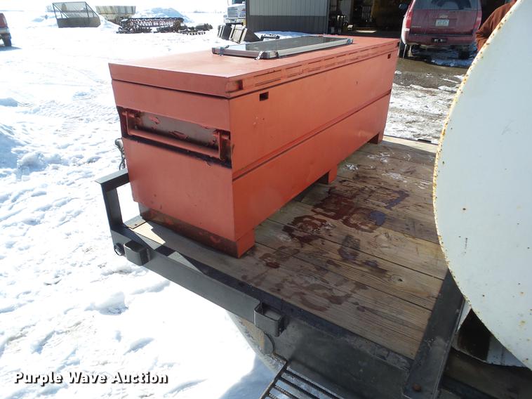 image for item EM9084 2013 Hull 2126D utility trailer