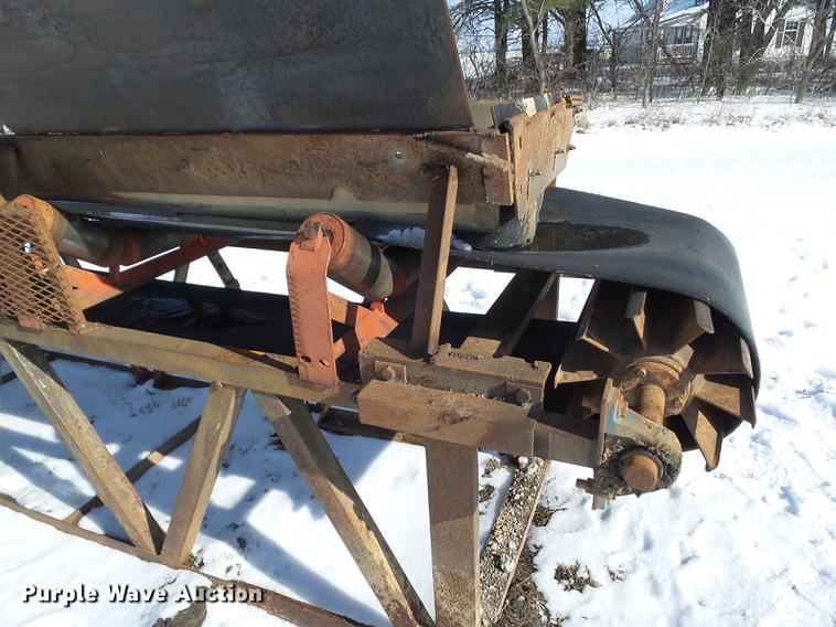 image for item EM9085 Stacking conveyor