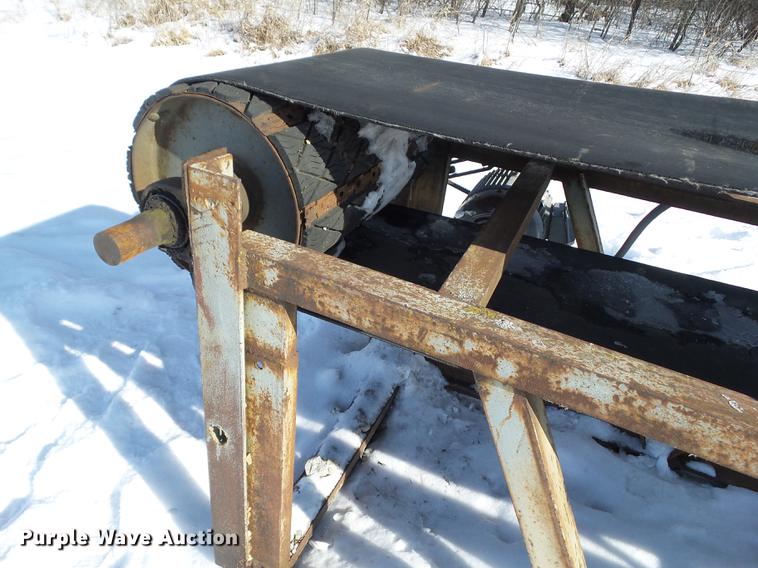 image for item EM9085 Stacking conveyor