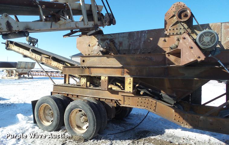 image for item EM9087 Cedarapids screen