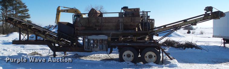 image for item EM9087 Cedarapids screen