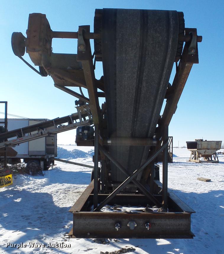 image for item EM9087 Cedarapids screen