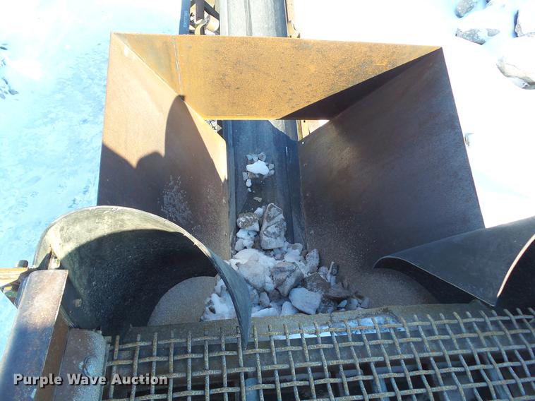 image for item EM9087 Cedarapids screen