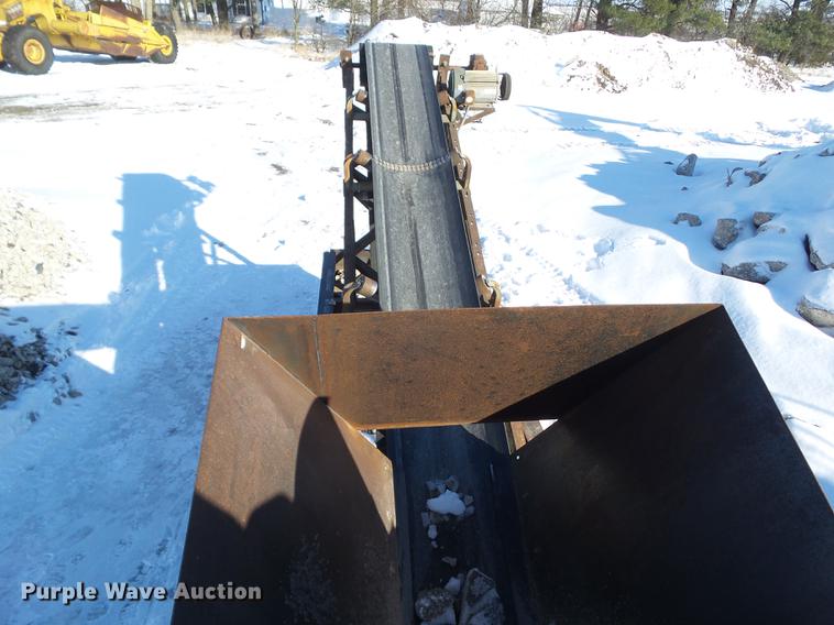 image for item EM9087 Cedarapids screen