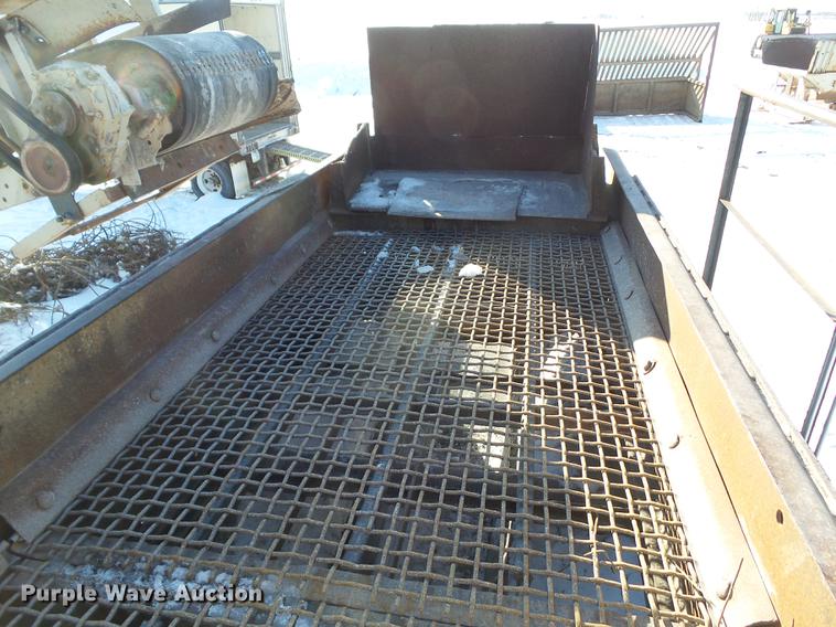 image for item EM9087 Cedarapids screen