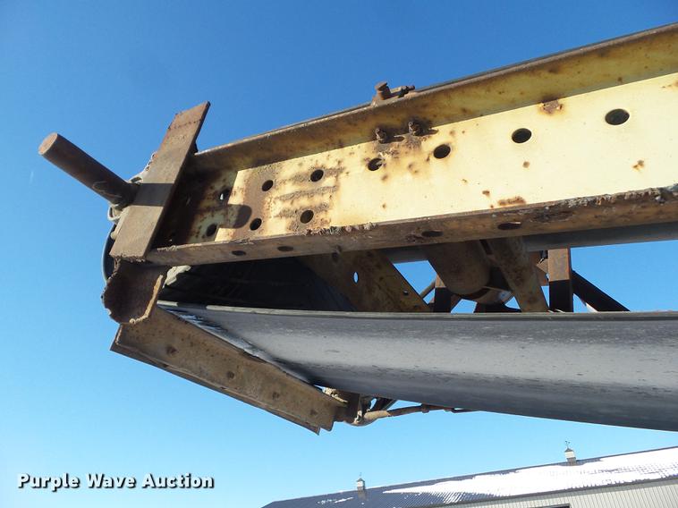 image for item EM9087 Cedarapids screen